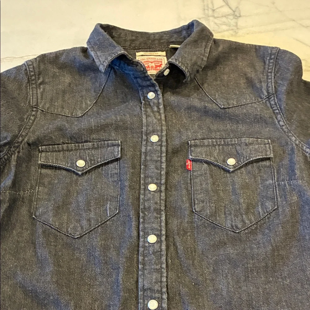 Women’s Levi's Black Denim Shirt with Snap Buttons. - Picture 2 of 7